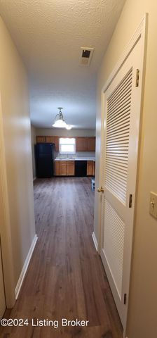 4112 Mimosa View Dr, Louisville, KY 40299