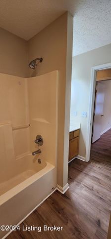 4112 Mimosa View Dr, Louisville, KY 40299