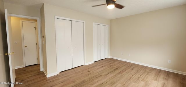 4112 Mimosa View Dr, Louisville, KY 40299