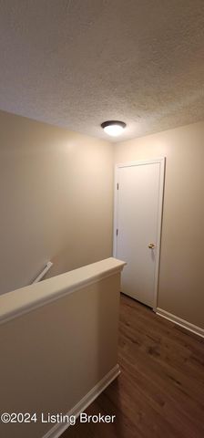 4112 Mimosa View Dr, Louisville, KY 40299