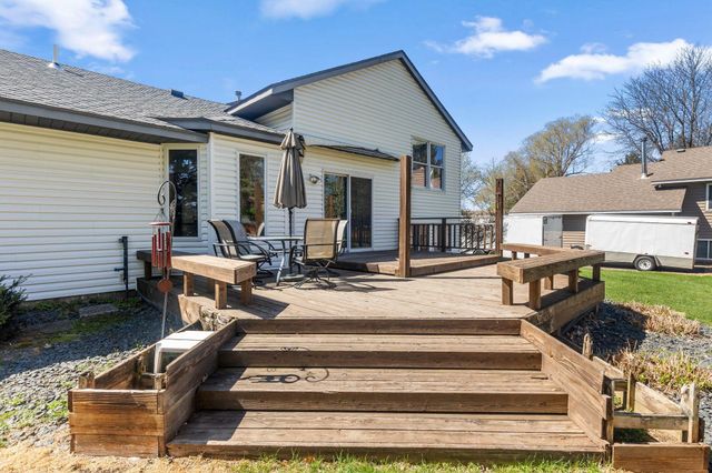 699 Calvin Court, Eagan, MN 55123