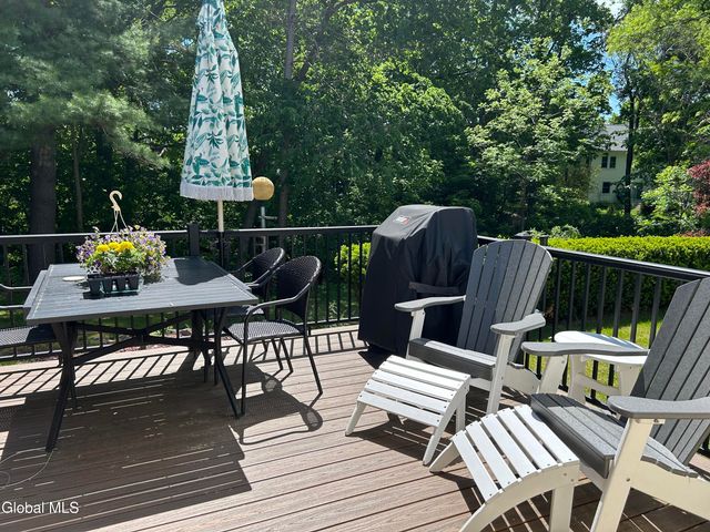 15 Birchwood Drive, Halfmoon, NY 12065