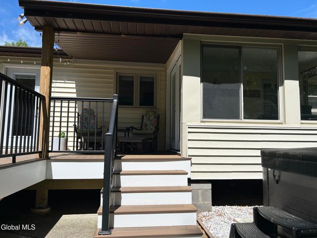 15 Birchwood Drive, Halfmoon, NY 12065