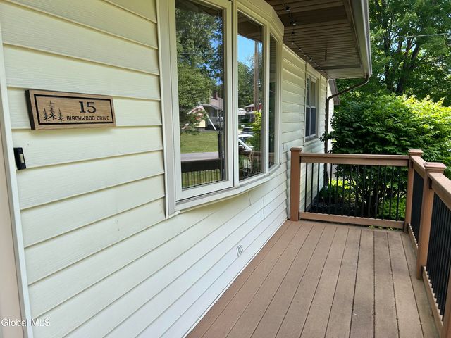 15 Birchwood Drive, Halfmoon, NY 12065