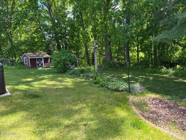 15 Birchwood Drive, Halfmoon, NY 12065