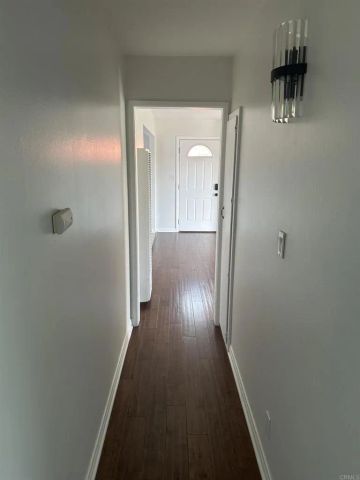 1034 3rd Street, Encinitas, CA 92024