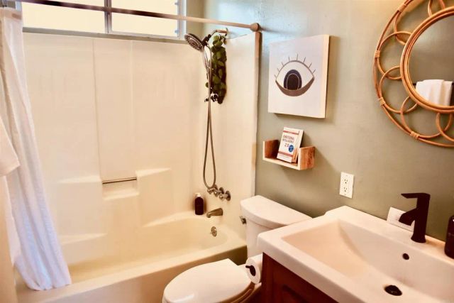 1034 3rd Street, Encinitas, CA 92024