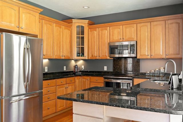 17 Indian Woods Way 17, Canton, MA 02021