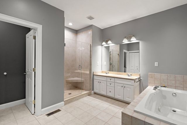17 Indian Woods Way 17, Canton, MA 02021