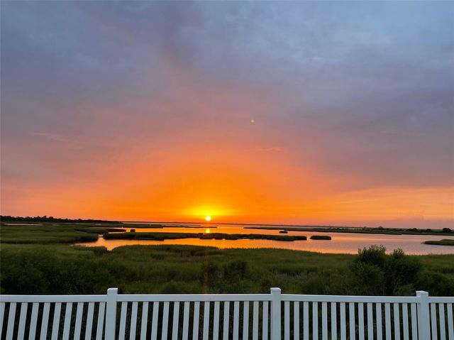 5106 Allen Cay Drive, Texas City, TX 77590