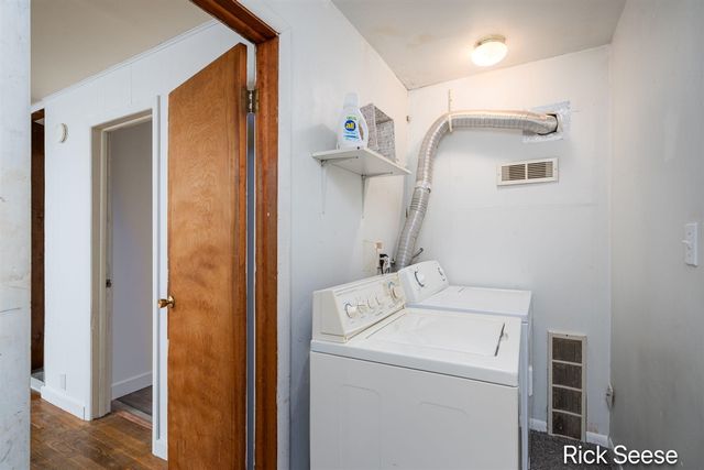 1711 Alden Nash Avenue, Lowell, MI 49331