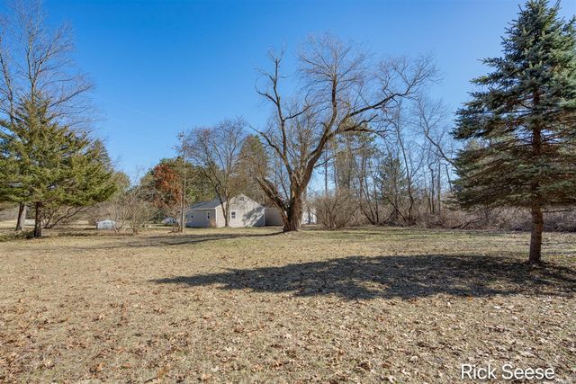 1711 Alden Nash Avenue, Lowell, MI 49331