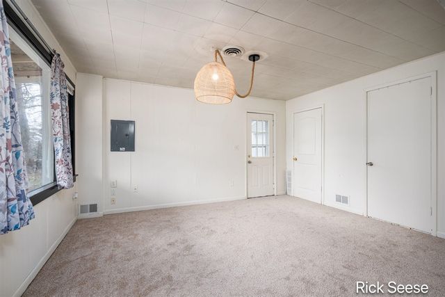 1711 Alden Nash Avenue, Lowell, MI 49331