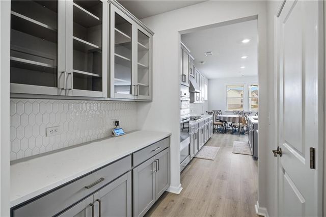 2131 Landsburg Way, Lawrenceville, GA 30043