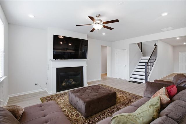 2131 Landsburg Way, Lawrenceville, GA 30043