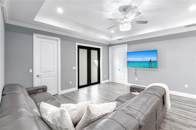 141 20th AVE NW, Naples, FL 34120