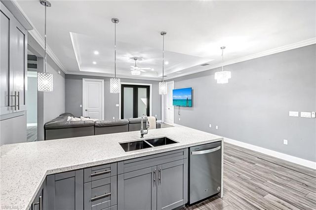 141 20th AVE NW, Naples, FL 34120