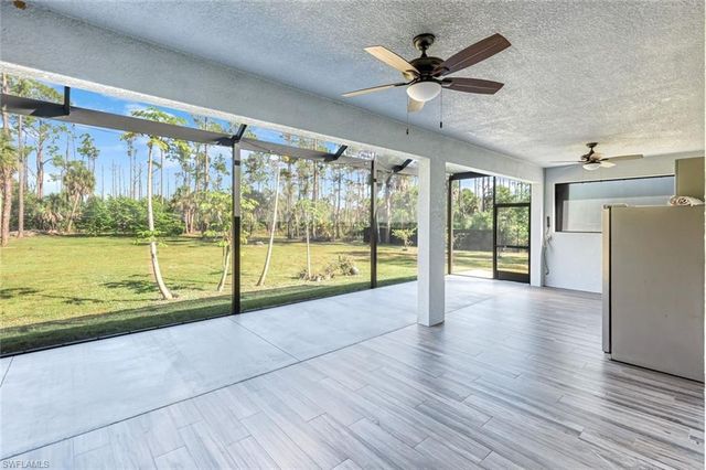 141 20th AVE NW, Naples, FL 34120