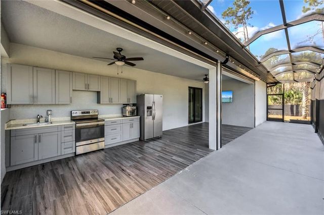 141 20th AVE NW, Naples, FL 34120