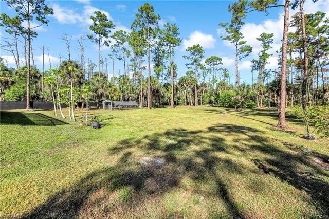 141 20th AVE NW, Naples, FL 34120