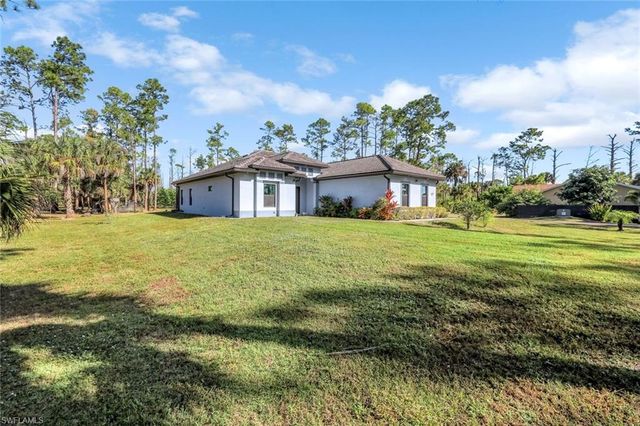 141 20th AVE NW, Naples, FL 34120