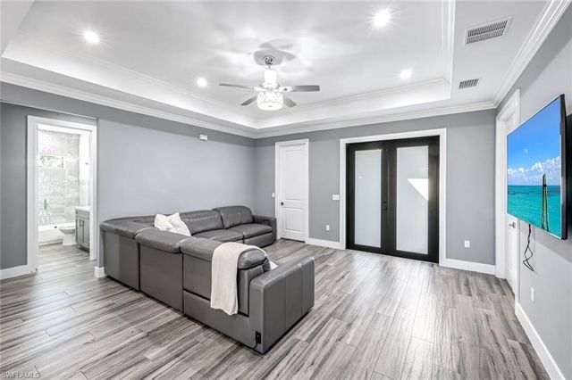 141 20th AVE NW, Naples, FL 34120