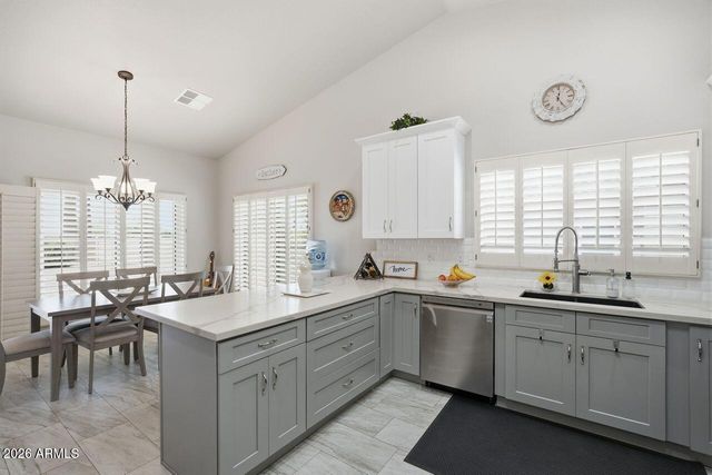 24950 S LAKEWOOD Drive, Sun Lakes, AZ 85248