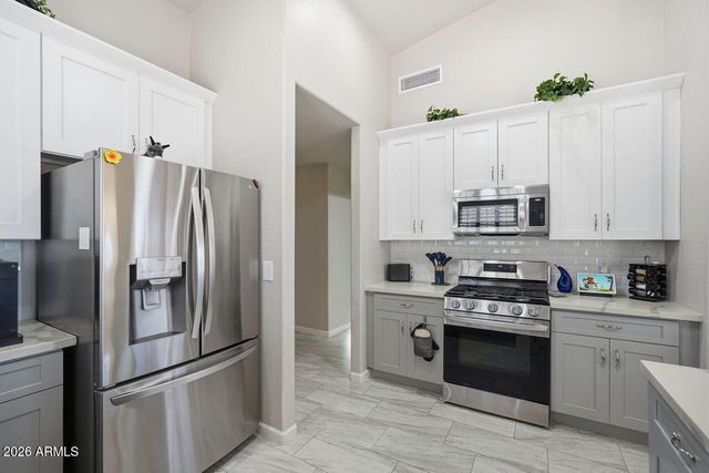 24950 S LAKEWOOD Drive, Sun Lakes, AZ 85248