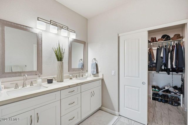 24950 S LAKEWOOD Drive, Sun Lakes, AZ 85248