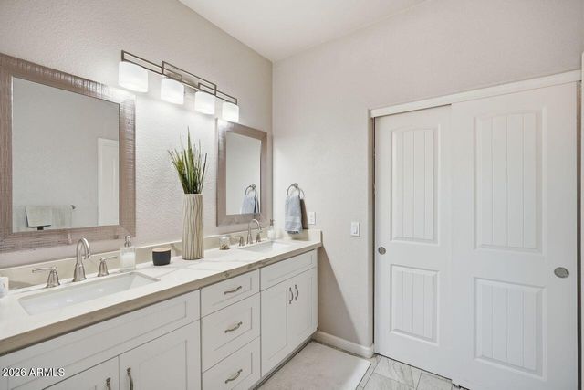 24950 S LAKEWOOD Drive, Sun Lakes, AZ 85248