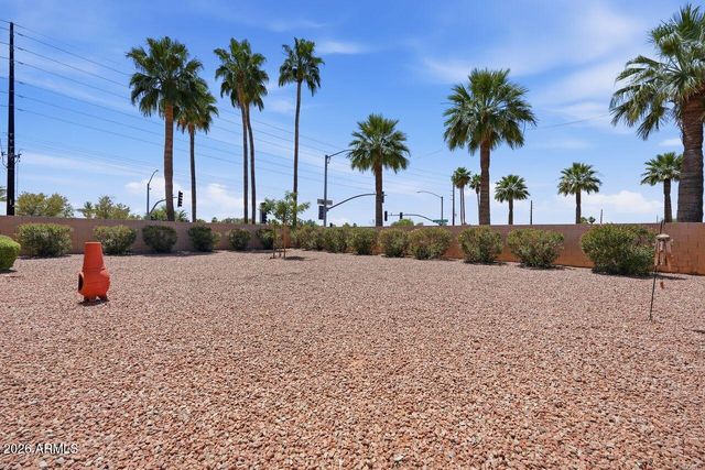 24950 S LAKEWOOD Drive, Sun Lakes, AZ 85248
