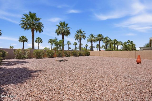 24950 S LAKEWOOD Drive, Sun Lakes, AZ 85248