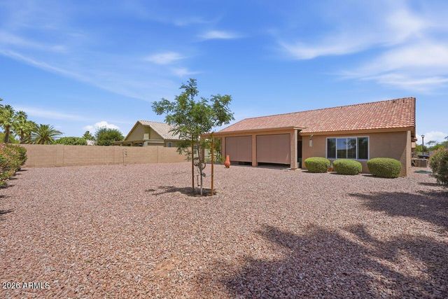24950 S LAKEWOOD Drive, Sun Lakes, AZ 85248