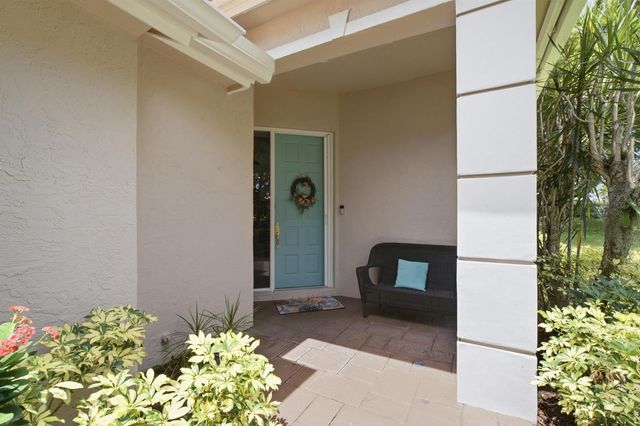 740 Pinehurst Way, Palm Beach Gardens, FL 33418