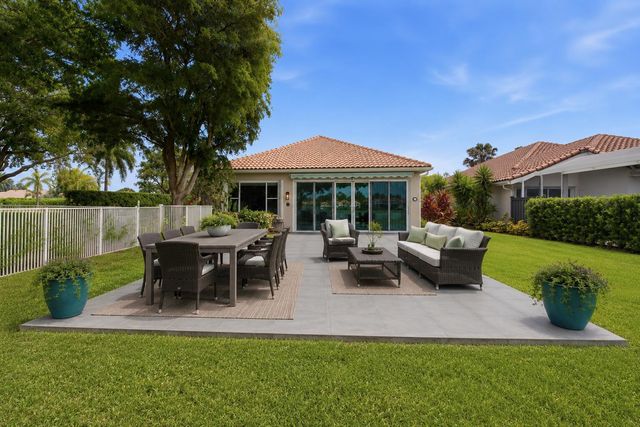 740 Pinehurst Way, Palm Beach Gardens, FL 33418