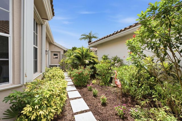 740 Pinehurst Way, Palm Beach Gardens, FL 33418
