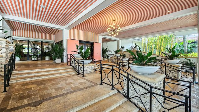 740 Pinehurst Way, Palm Beach Gardens, FL 33418
