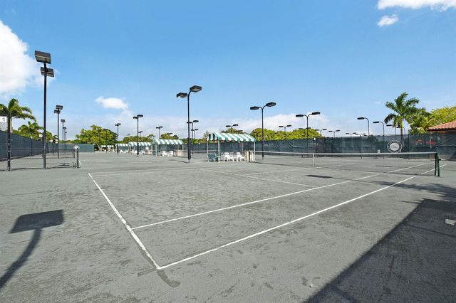 740 Pinehurst Way, Palm Beach Gardens, FL 33418