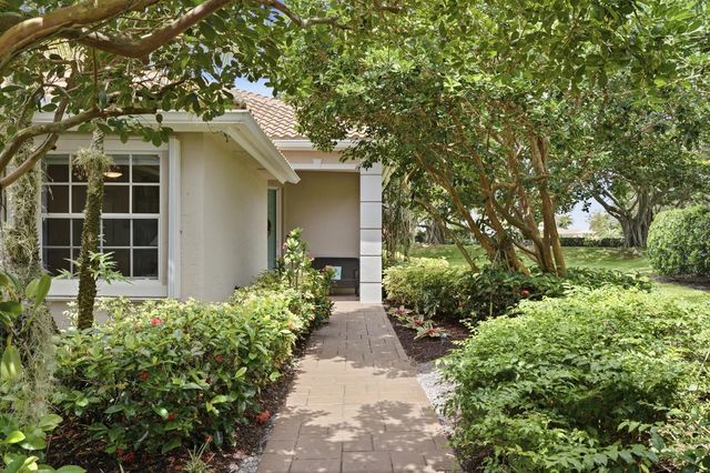740 Pinehurst Way, Palm Beach Gardens, FL 33418