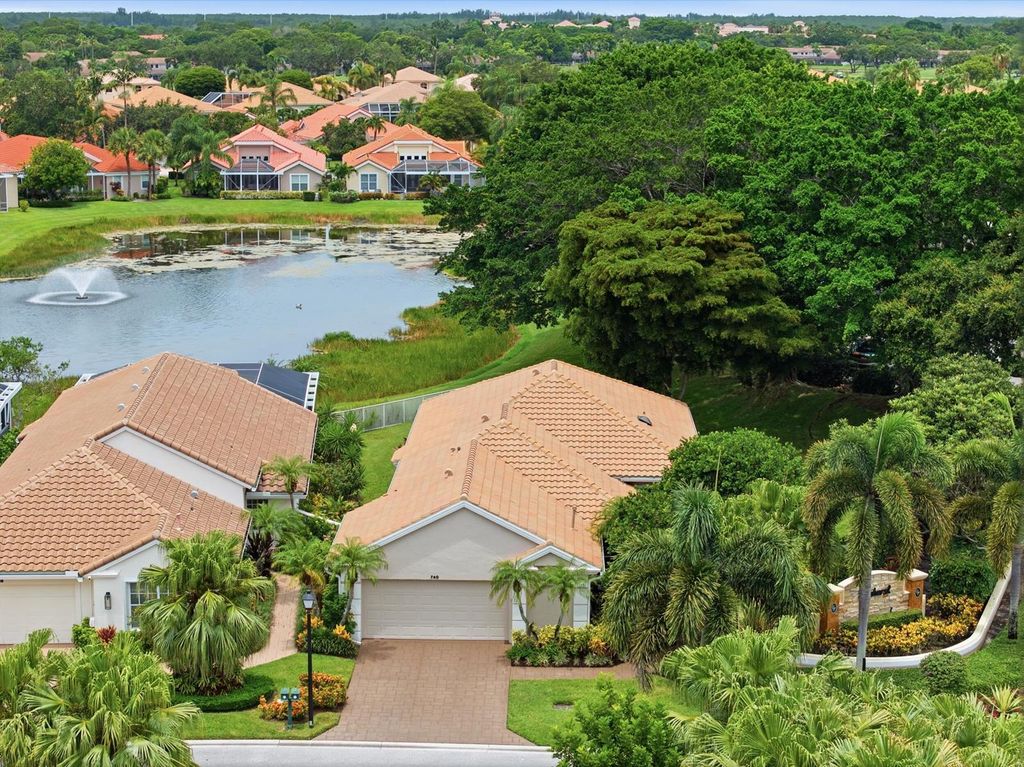 740 Pinehurst Way, Palm Beach Gardens, FL 33418