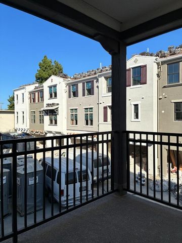 571 Ames Alley, Mountain View, CA 94040