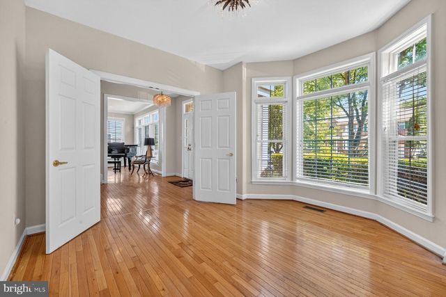 10106 BARTLEY WAY, Lanham, MD 20706