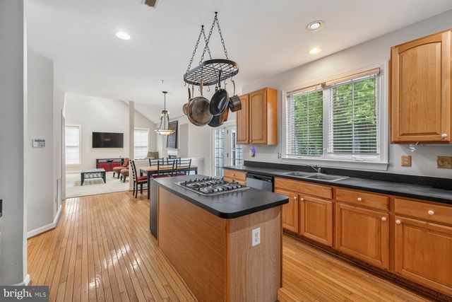 10106 BARTLEY WAY, Lanham, MD 20706