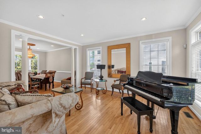 10106 BARTLEY WAY, Lanham, MD 20706