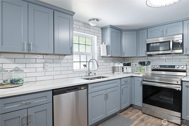 1337 Coal Creek Road, Longview, WA 98632