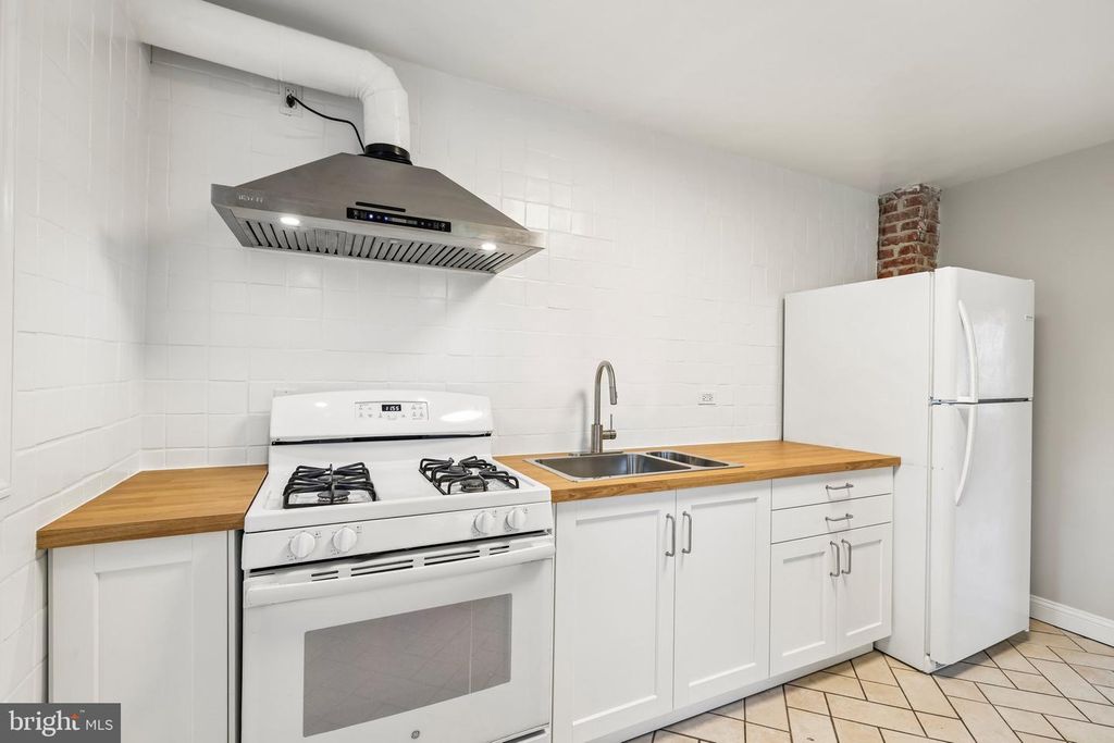 Image 14 of property listing at 3201 DORITHAN RD, Baltimore, MD 21215