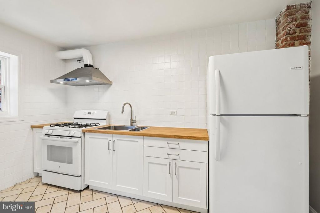 Image 16 of property listing at 3201 DORITHAN RD, Baltimore, MD 21215