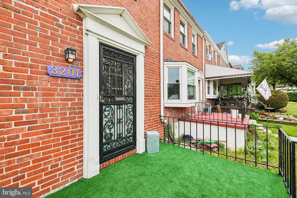 Image 4 of property listing at 3201 DORITHAN RD, Baltimore, MD 21215