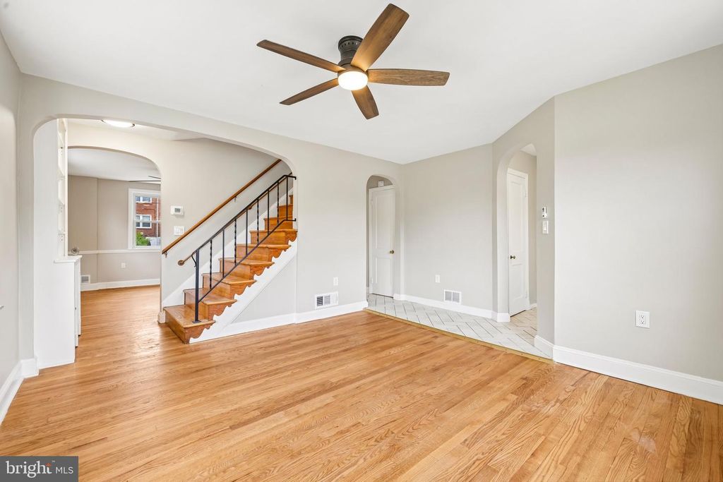 Image 7 of property listing at 3201 DORITHAN RD, Baltimore, MD 21215