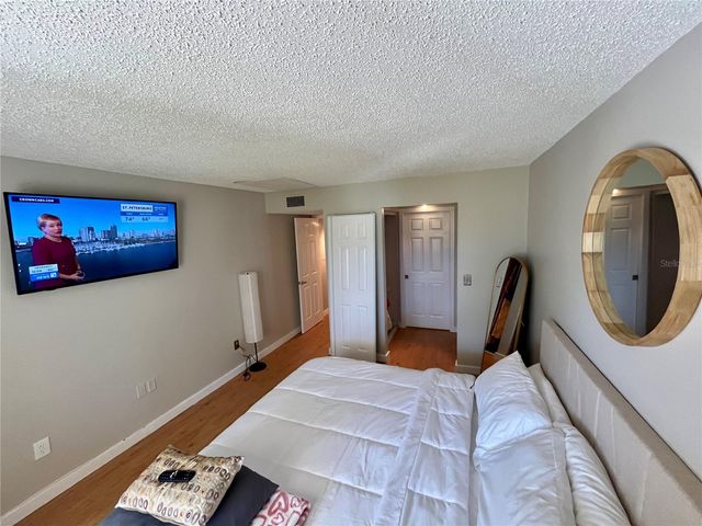 4510 OVERLOOK DRIVE NE 225, St Petersburg, FL 33703